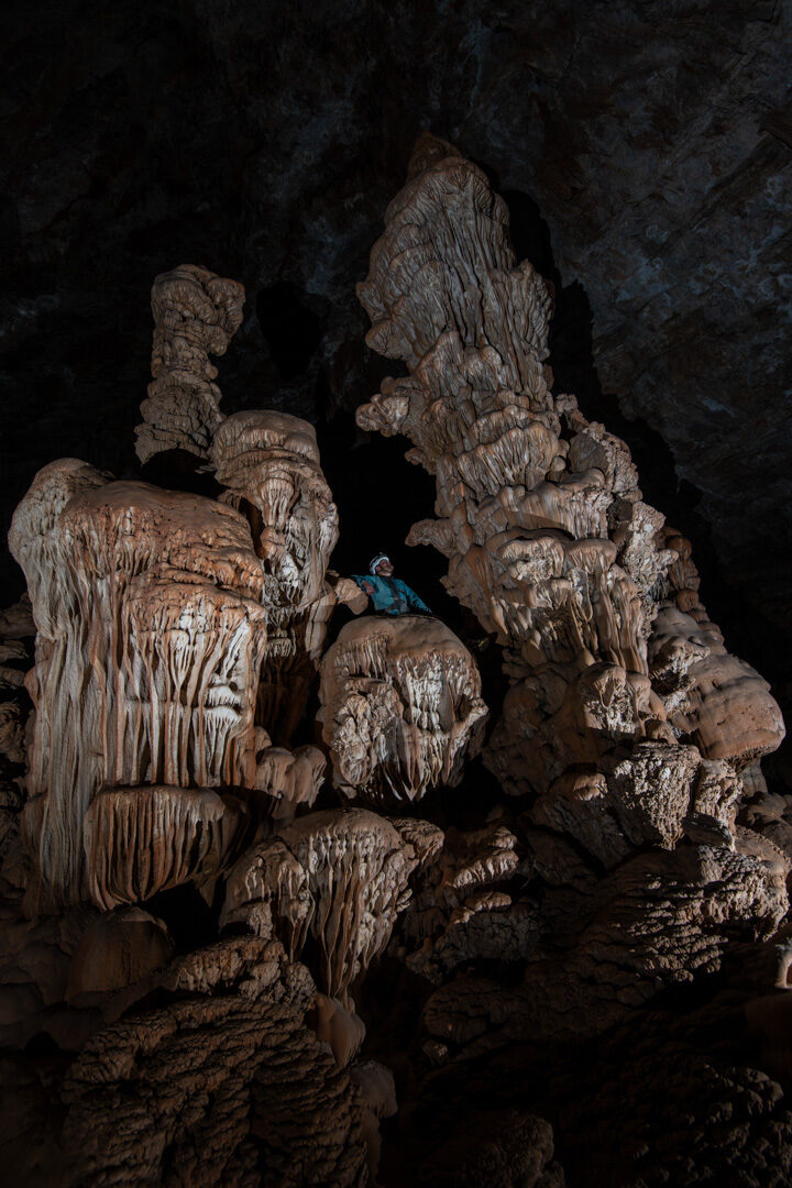 Adrien sur son trône de calcite