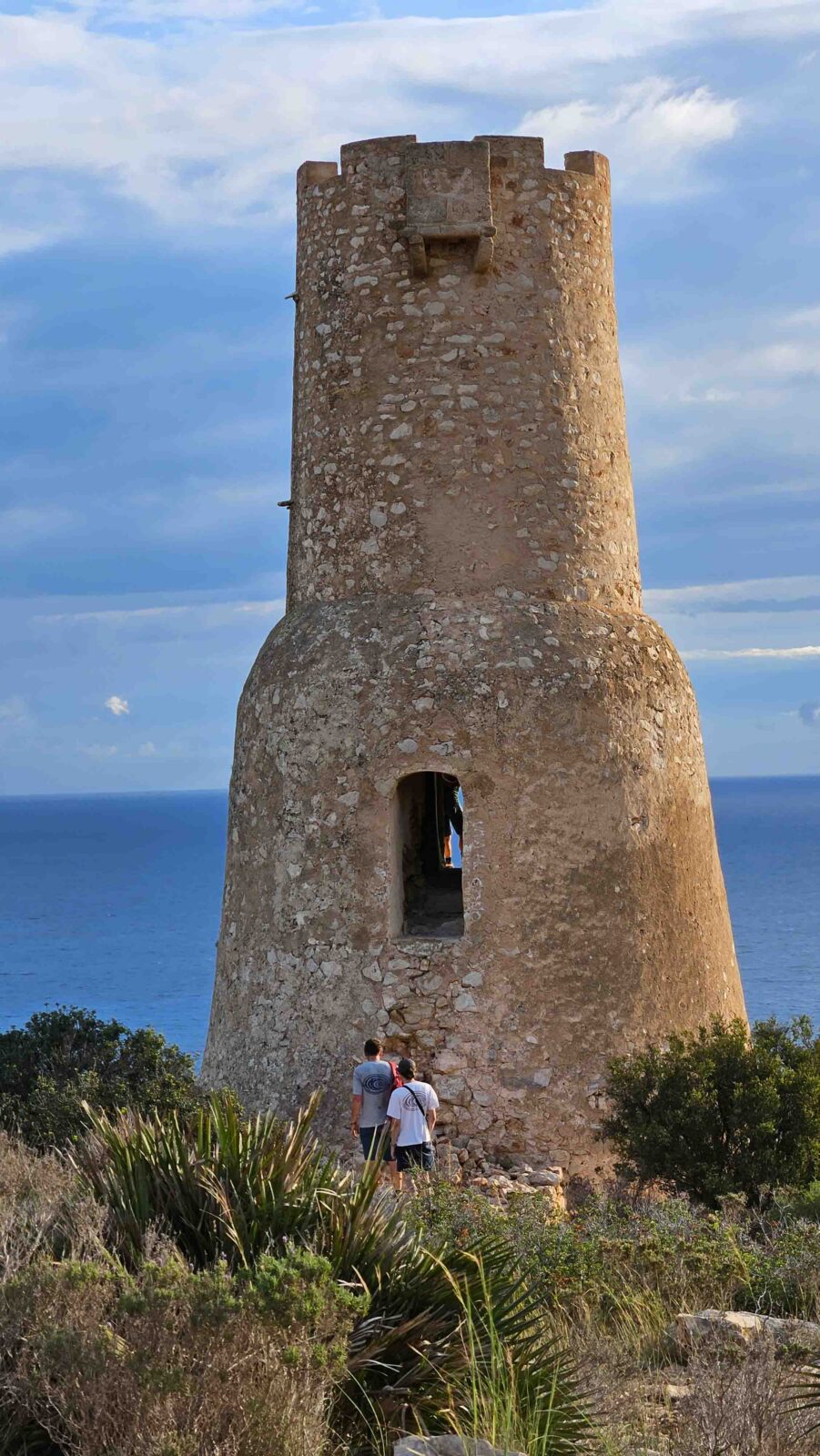 Tour de garde sur la falaise au dessus de la carrière